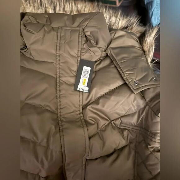 KENNETH COLE Olive Mid-Length Chevron Quilted Puffer Hooded Coat Faux Fur Size M - Picture 6 of 7